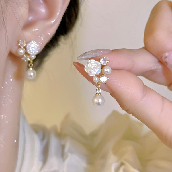 Super Fairy Star tassel ear clip Women's Light luxury elegant long earrings ins new online celebrity niche new earrings all-matching